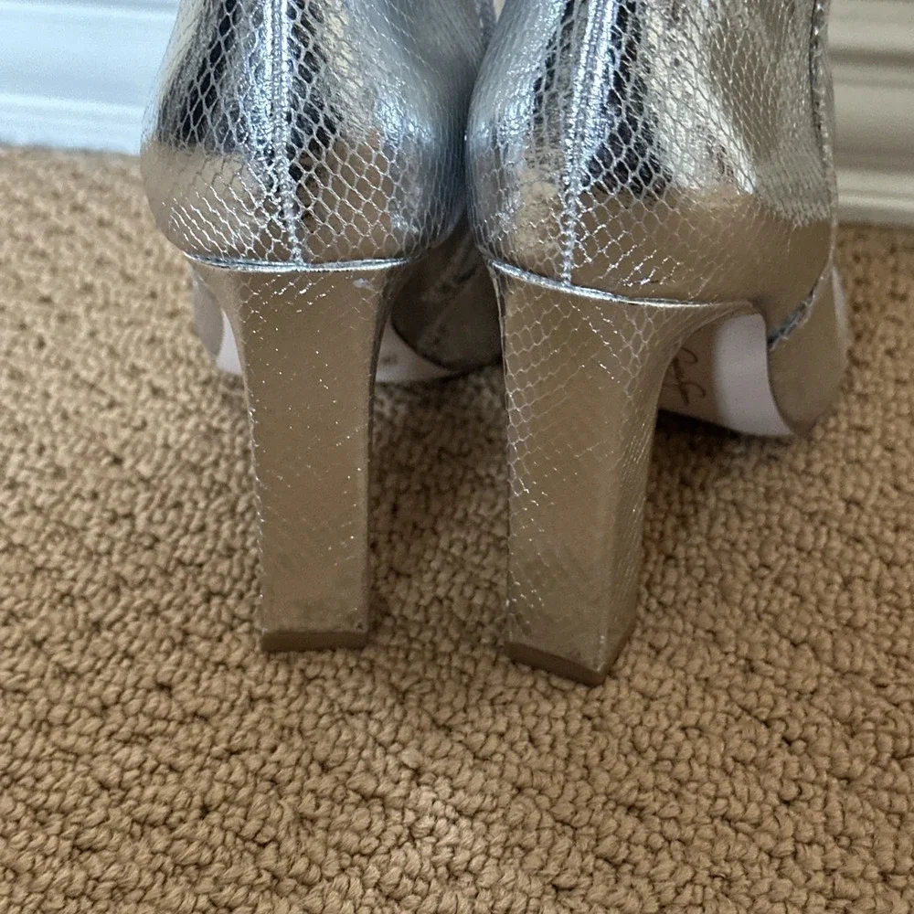 NWT Jessica Simpson Minerva Silver Snake Print Knee High Zip Bootie Sz 8